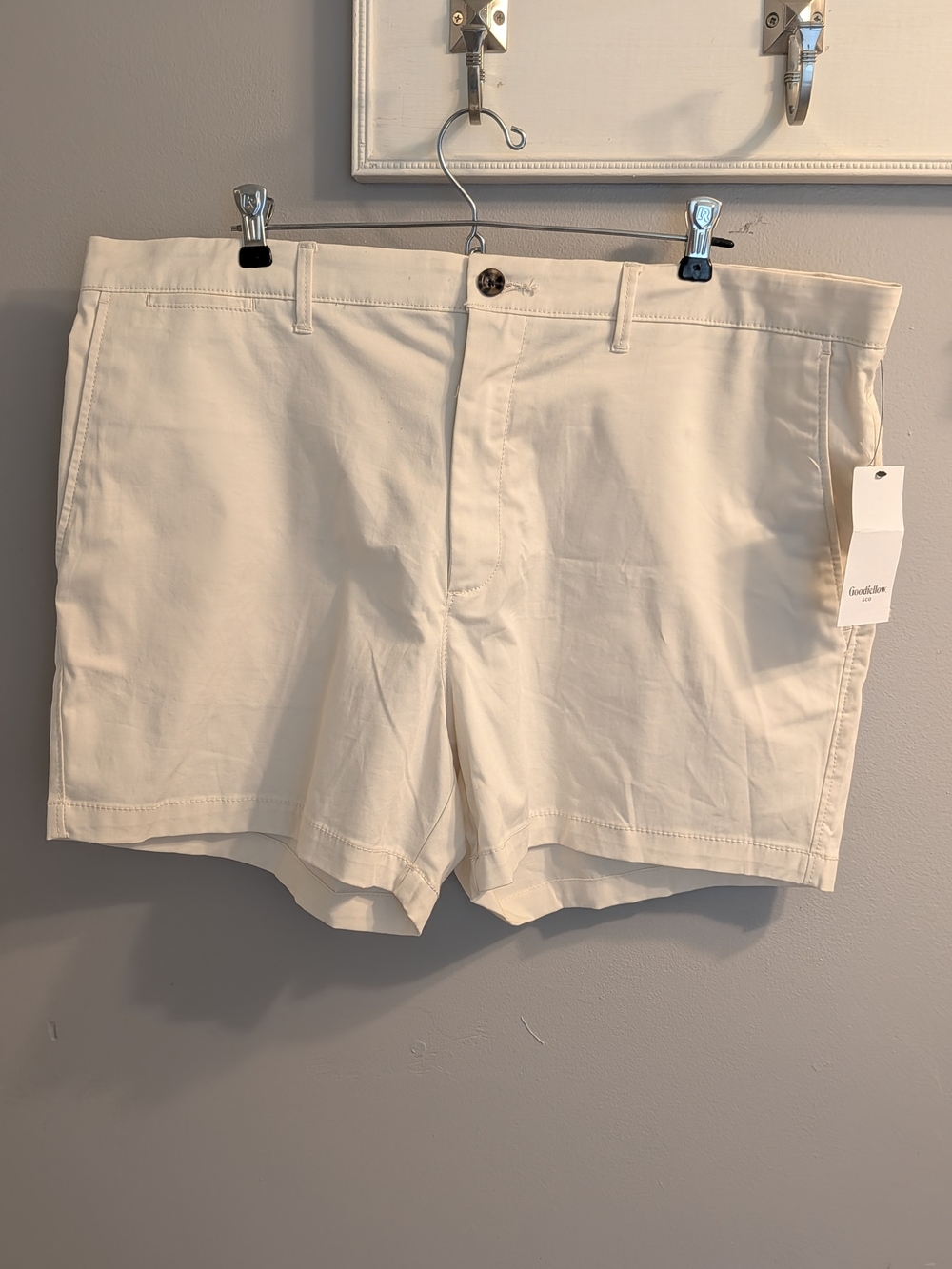 New Goodfellow & Co "The Every Wear" Flat-Front Shorts - Men’s Size 40
